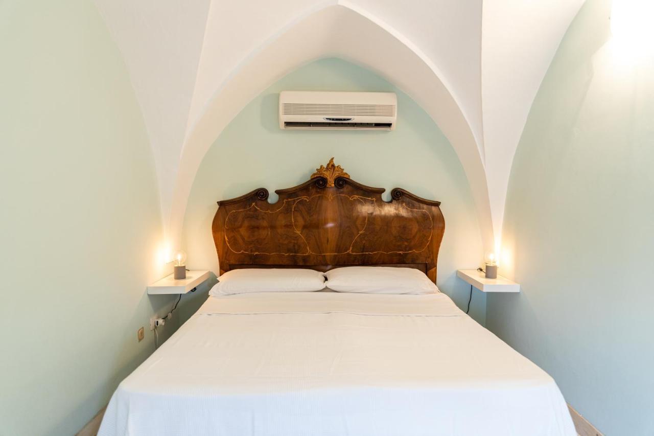 Palazzo Dante Bed & Breakfast Alliste Exterior photo